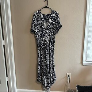 Anthropologie Short Sleeve V Neck Button Front Midi Dress